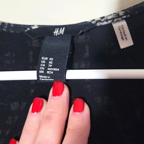 H&M Black & White Geo Print Mini Dress Size XSmall - Picture 7 of 8